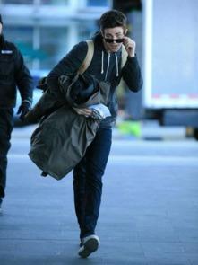 欧美风拍照地面图片,地面视角下的时尚摄影之旅