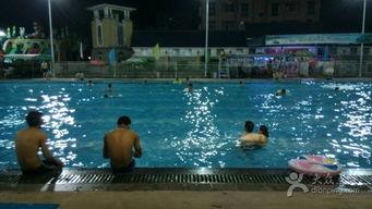 欧美泳池健身图片